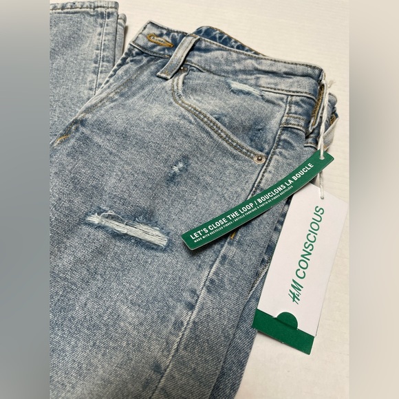 SOLD - Light wash ripped jeans - Picture 3 of 4